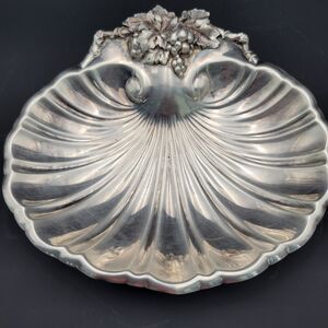 Vintage Reed & Barton EPNS 205 Silver Plated Clam Shell Silverplate Tray Grapes